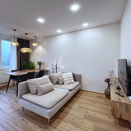 Jana'S Wow Apt, 3 Room, Free Parking, 15'Airpt, 25'City Prague Exterior photo