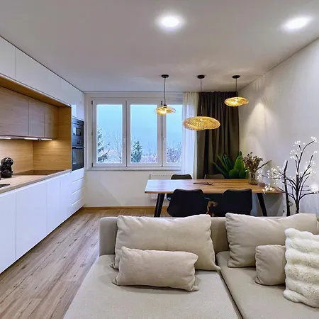 Jana'S Wow Apt, 3 Room, Free Parking, 15'Airpt, 25'City Prague Exterior photo