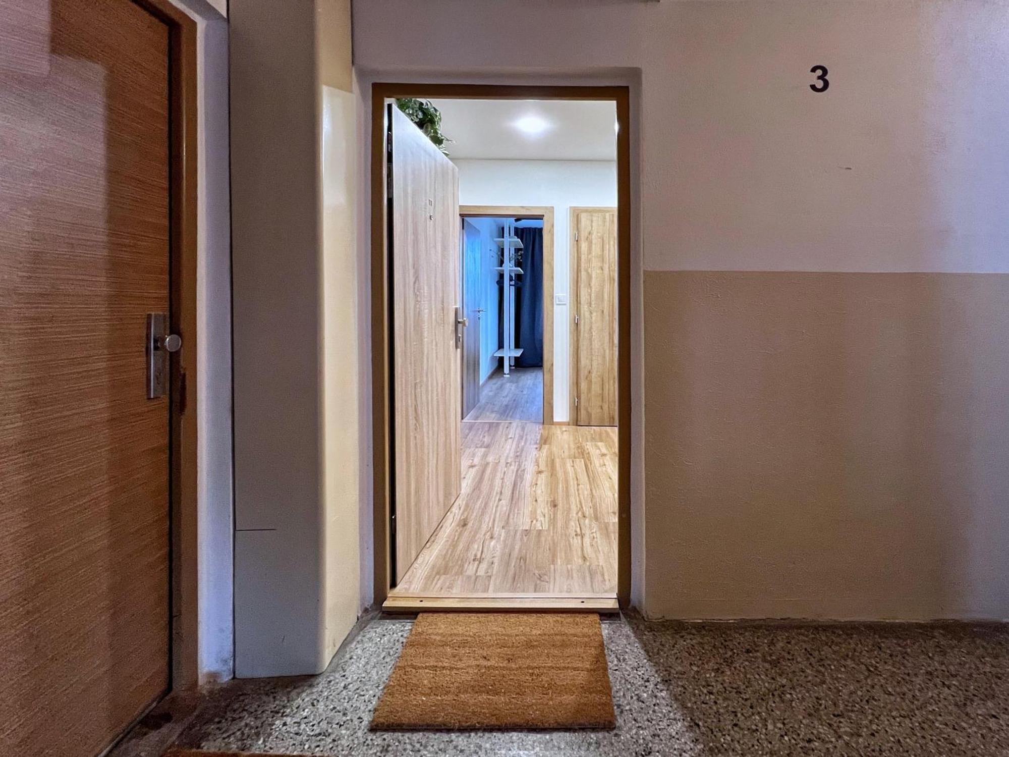 Jana's Wow Apt, 3 Room, Free Parking, 15'airpt, 25'city Apartamento *