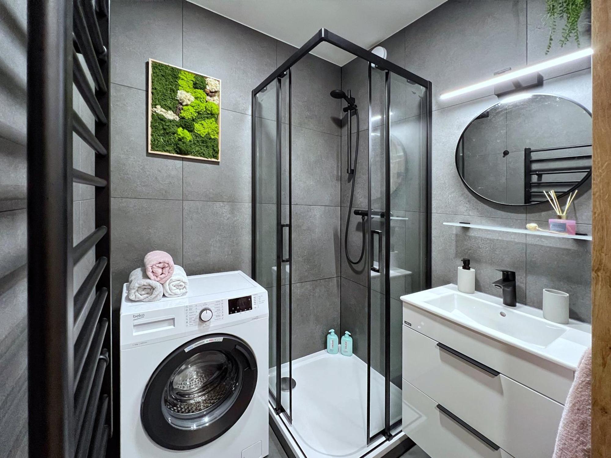Jana's Wow Apt, 3 Room, Free Parking, 15'airpt, 25'city 公寓 *